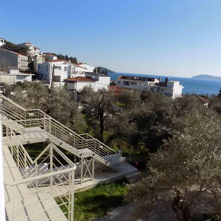 Rhodonhouseskiathos